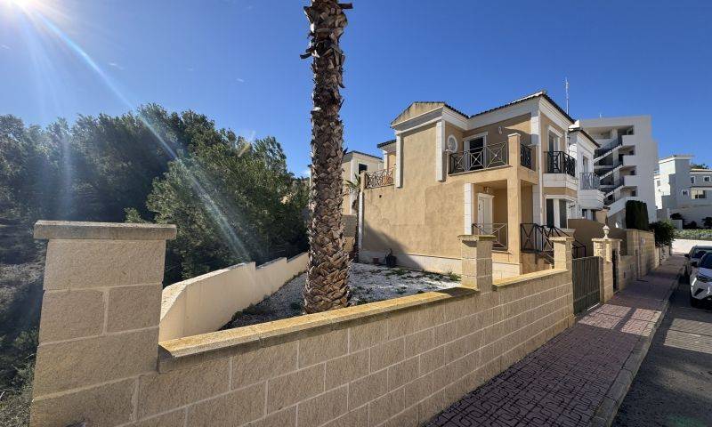 Re-sale - Villa - Orihuela