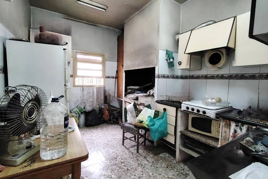 Re-sale - Country house - Novelda