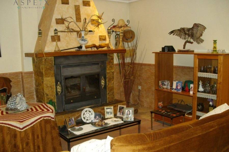 Re-sale - Country house - Crevillente