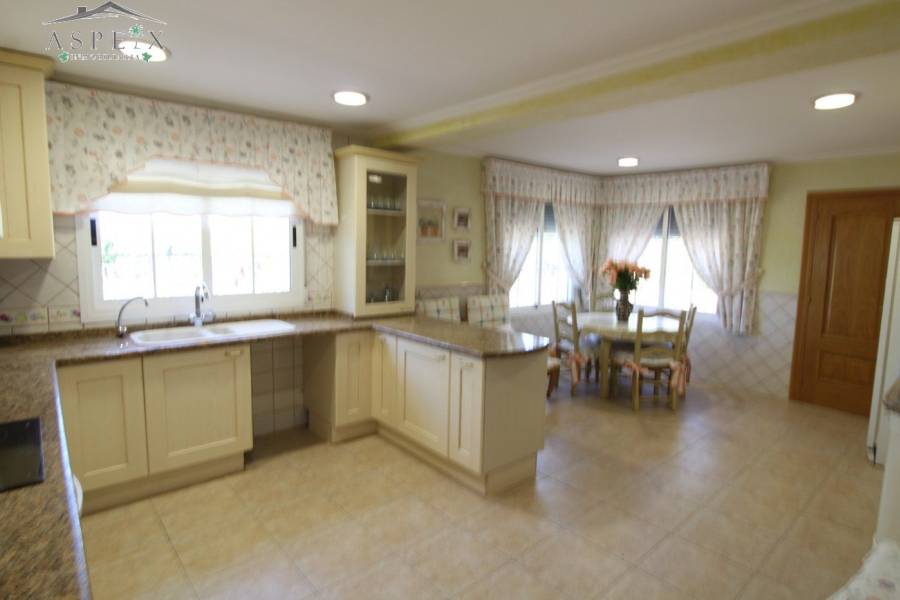 Re-sale - Country house - Elche