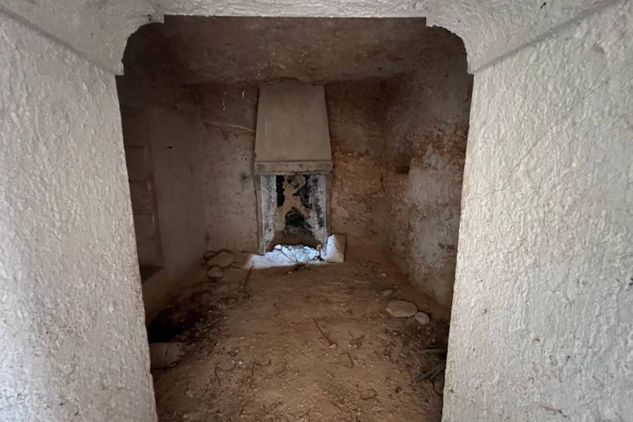 Re-sale - Plot - Barbarroja