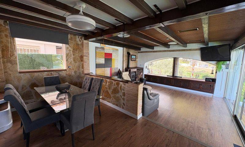 Re-sale - Villa - Villamartin