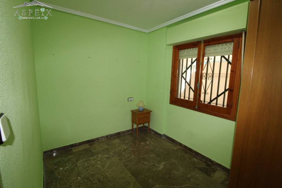 Re-sale - Country house - Monforte Del Cid