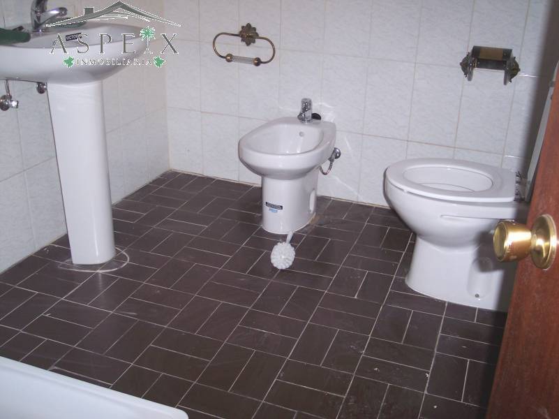 Re-sale - Country house - Petrer