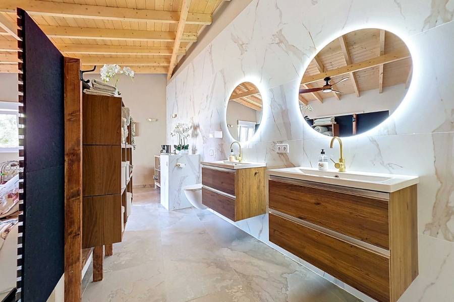 Re-sale - Country house - Hondon De Los Frailes