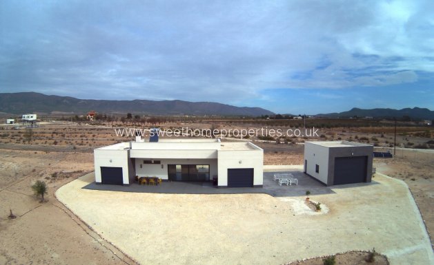 Obra nueva - Chalet - Pinoso