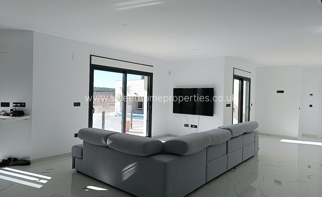 Obra nueva - Chalet - Pinoso