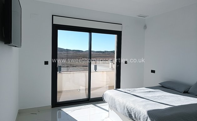 Obra nueva - Chalet - Pinoso