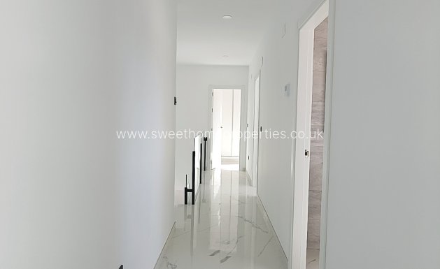 Obra nueva - Chalet - Pinoso