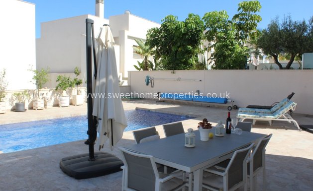 Resale - Villa - San Miguel de Salinas