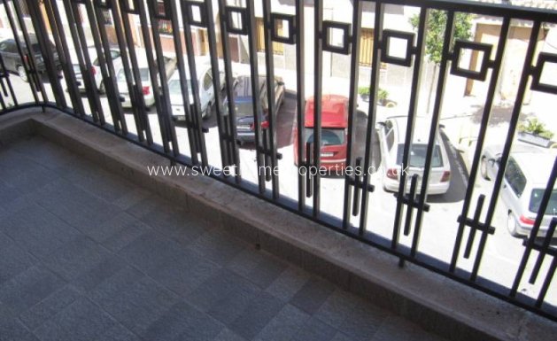 Resale - Town house - Hondon De Las Nieves - CENTRO