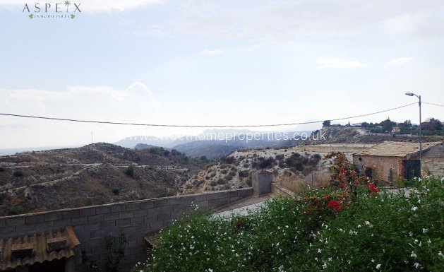 Resale - Town house - Macisvenda - mascivenda