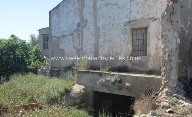 Resale - Country house - Novelda - Comunidad valenciana