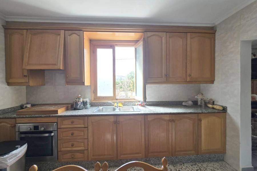 Re-sale - Country house - Novelda