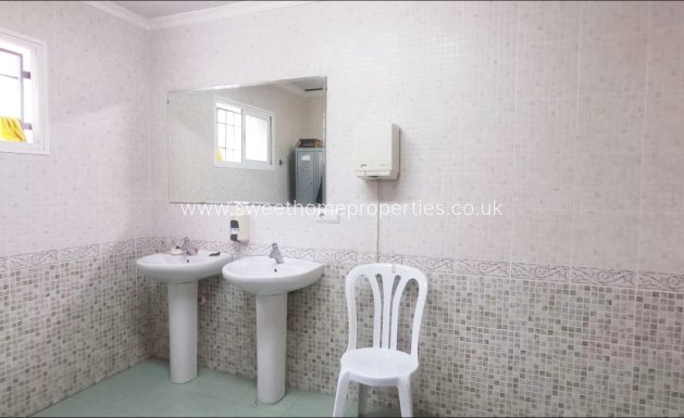 Resale - Commercial - Monovar - Pastoret