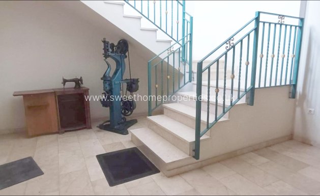 Resale - Commercial - Monovar - Pastoret