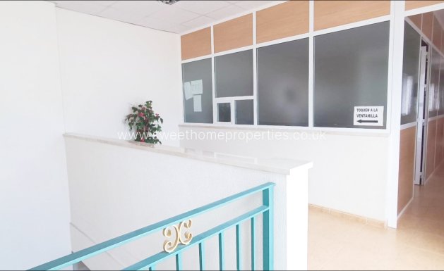 Resale - Commercial - Monovar - Pastoret