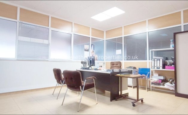 Resale - Commercial - Monovar - Pastoret