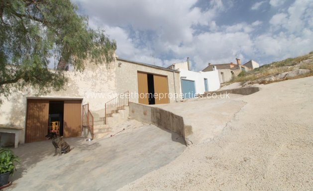 Resale - Town house - Hondon De Las Nieves - CENTRO