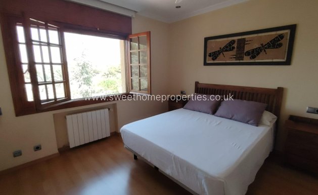 Resale - Villa - Petrer - Comunidad valenciana