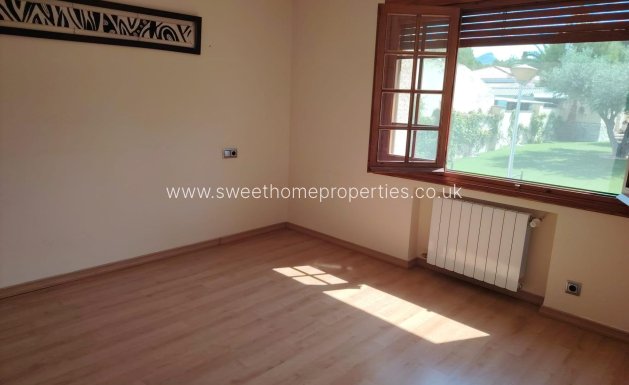 Resale - Villa - Petrer - Comunidad valenciana