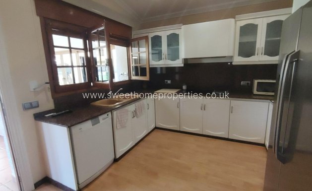 Resale - Villa - Petrer - Comunidad valenciana