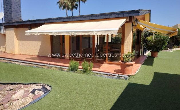 Resale - Villa - Petrer - Comunidad valenciana