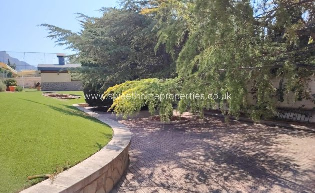 Resale - Villa - Petrer - Comunidad valenciana