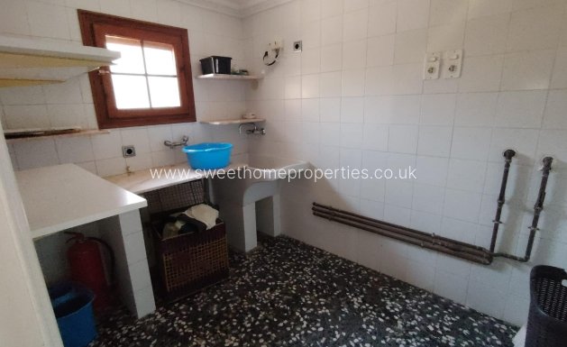 Resale - Villa - Petrer - Comunidad valenciana