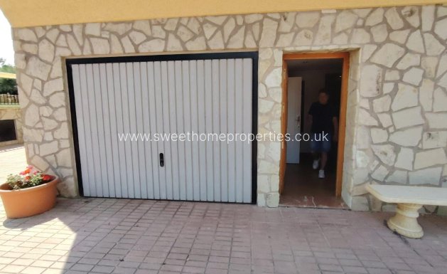 Resale - Villa - Petrer - Comunidad valenciana