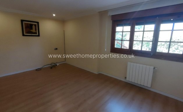 Resale - Villa - Petrer - Comunidad valenciana