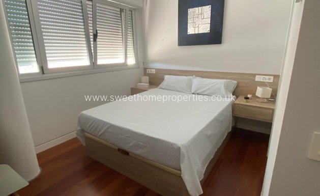 Resale - Villa - Petrer - Loma badá