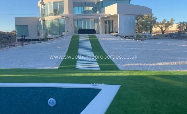 Resale - Villa - Petrer - Loma badá