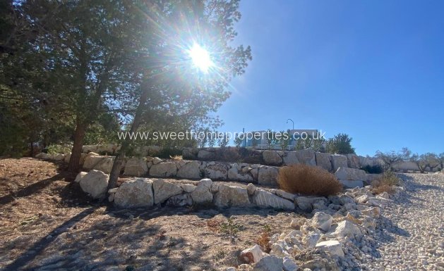 Resale - Villa - Petrer - Loma badá