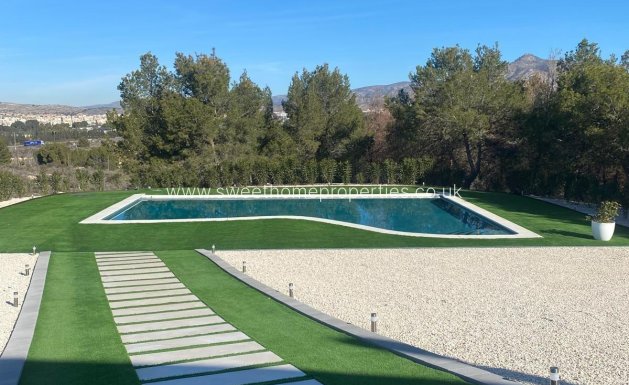 Resale - Villa - Petrer - Loma badá