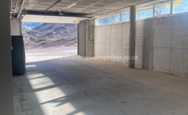 Resale - Villa - Petrer - Loma badá