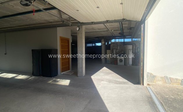 Resale - Villa - Petrer - Loma badá