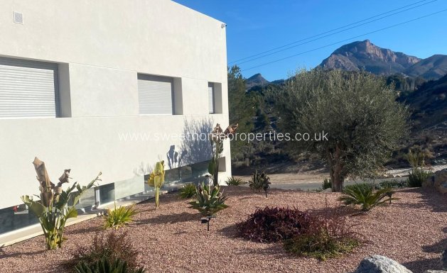 Resale - Villa - Petrer - Loma badá