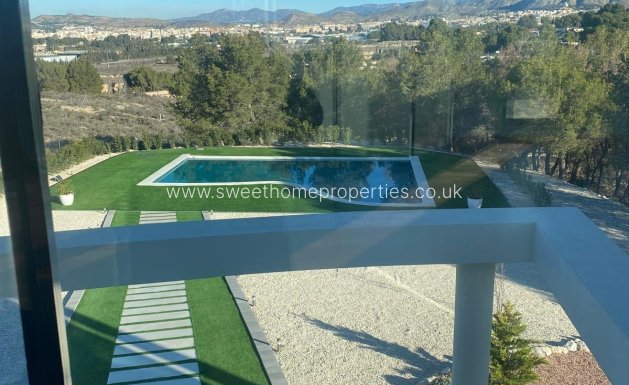 Resale - Villa - Petrer - Loma badá