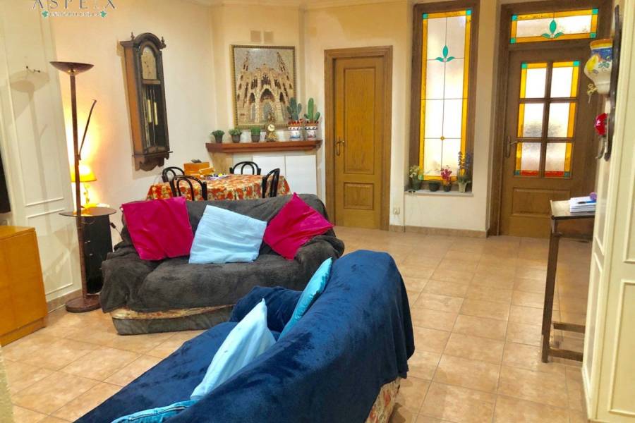 Re-sale - Villa - Novelda - CENTRO