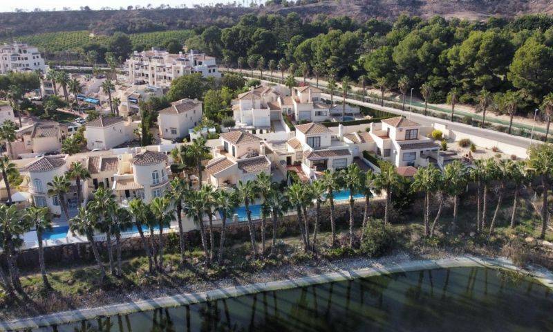 Re-sale - Villa - Villamartin