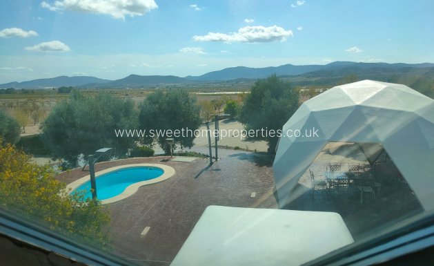 Resale - Country house - Pinoso