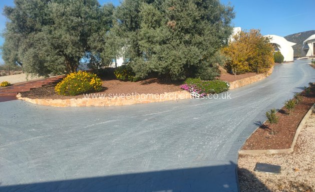 Resale - Country house - Pinoso