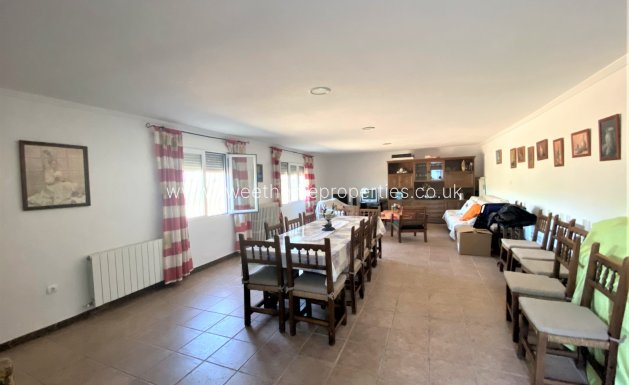 Resale - Country house - Sax