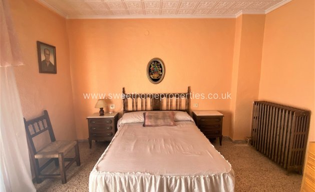 Resale - Country house - Sax