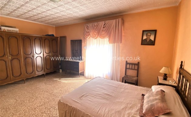 Resale - Country house - Sax