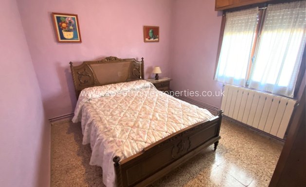 Resale - Country house - Sax