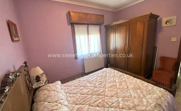 Resale - Country house - Sax