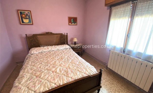 Resale - Country house - Sax