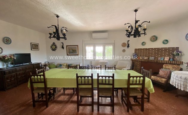 Resale - Country house - Sax